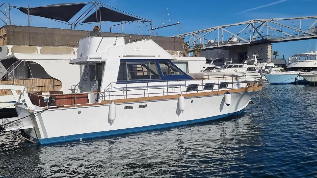 Botel Charming Boat House In Barcelona With Big Terrace And Solarium Hotel Sant Adria de Besos