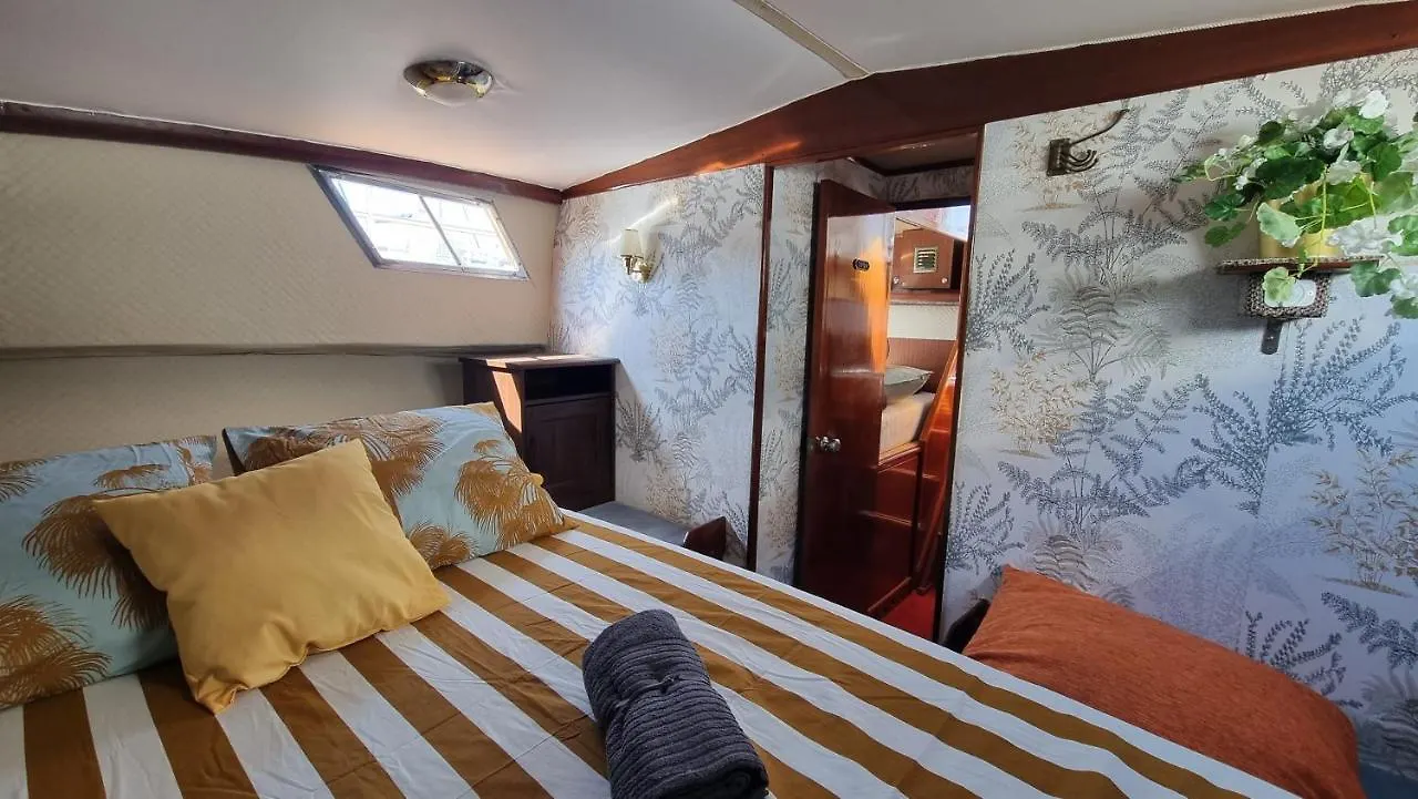 Charming Boat House In Barcelona With Big Terrace And Solarium Hotel Sant Adria de Besos 0*,