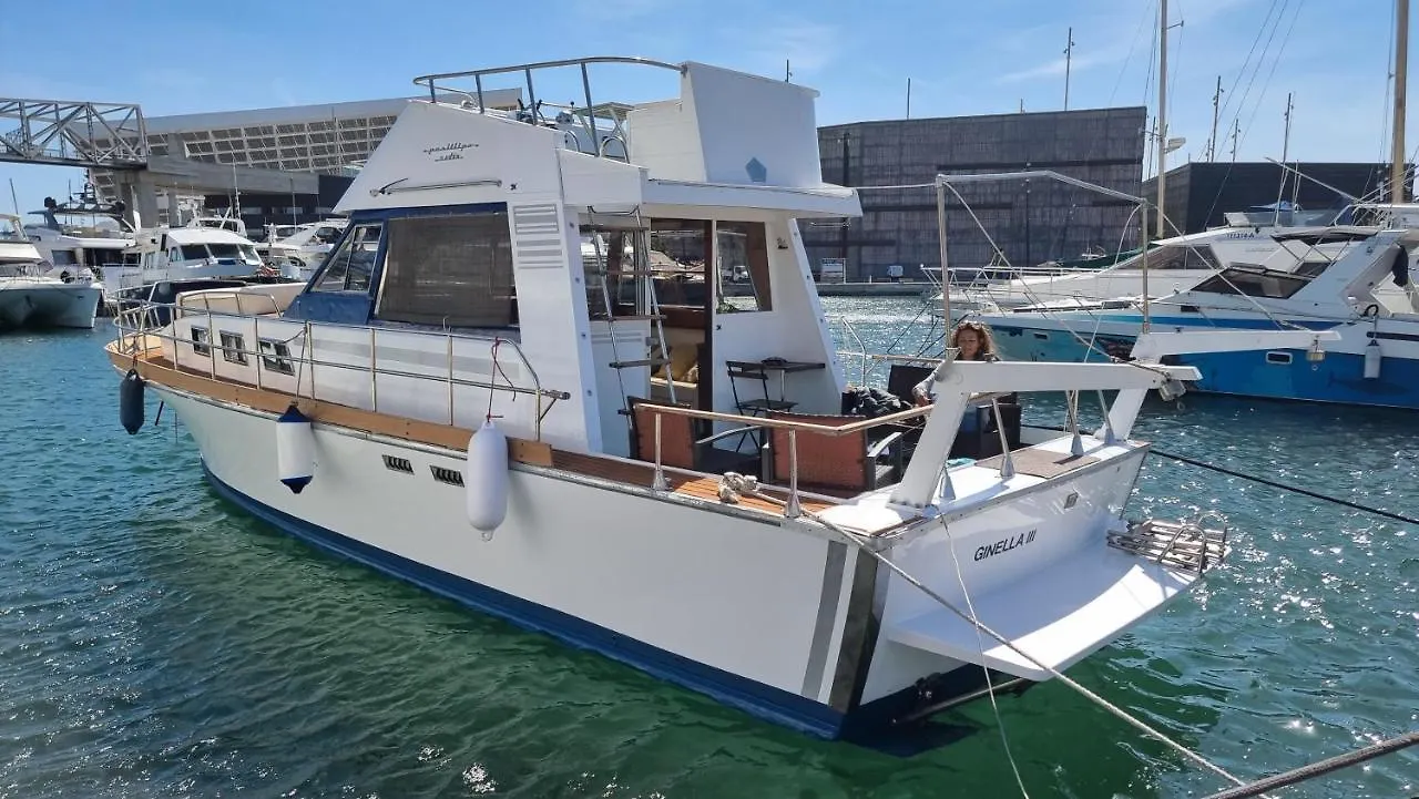 Botel Charming Boat House In Barcelona With Big Terrace And Solarium Hotel Sant Adria de Besos